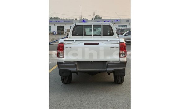 اشتري Imported Toyota Hilux أبيض سيارة في Import - Dubai في الصومال اشتري Imported Toyota Hilux أبيض سيارة في Import - Dubai في الصومال