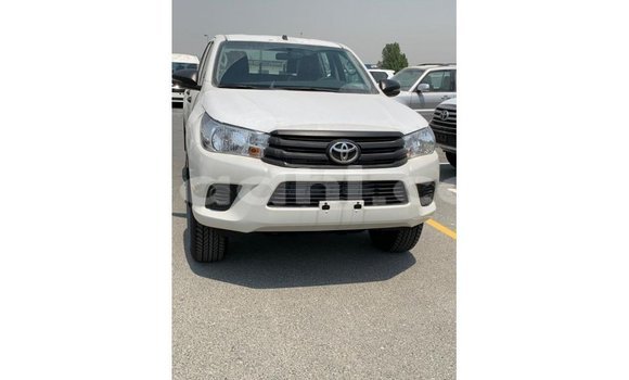 اشتري Imported Toyota Hilux أبيض سيارة في Import - Dubai في الصومال اشتري Imported Toyota Hilux أبيض سيارة في Import - Dubai في الصومال