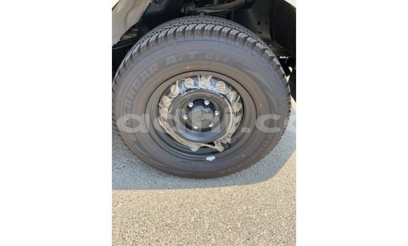 اشتري Imported Toyota Hilux أبيض سيارة في Import - Dubai في الصومال اشتري Imported Toyota Hilux أبيض سيارة في Import - Dubai في الصومال
