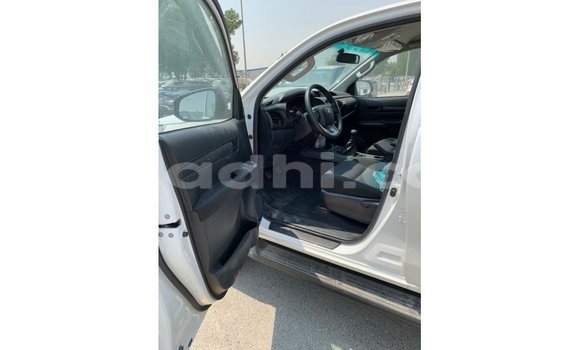 اشتري Imported Toyota Hilux أبيض سيارة في Import - Dubai في الصومال اشتري Imported Toyota Hilux أبيض سيارة في Import - Dubai في الصومال