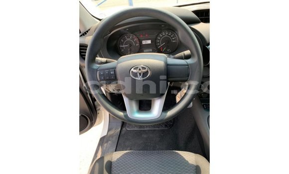 اشتري Imported Toyota Hilux أبيض سيارة في Import - Dubai في الصومال اشتري Imported Toyota Hilux أبيض سيارة في Import - Dubai في الصومال