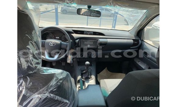 اشتري Imported Toyota Hilux أبيض سيارة في Import - Dubai في الصومال اشتري Imported Toyota Hilux أبيض سيارة في Import - Dubai في الصومال