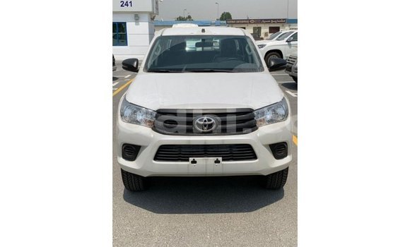 اشتري Imported Toyota Hilux أبيض سيارة في Import - Dubai في الصومال اشتري Imported Toyota Hilux أبيض سيارة في Import - Dubai في الصومال