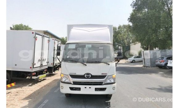 Buy Import Hino 300 Series White Truck in Import - Dubai in Somalia Buy Import Hino 300 Series White Truck in Import - Dubai in Somalia