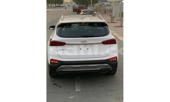 Nunua Imported Hyundai Santa Fe Nyeupe Gari ndani ya Import - Dubai nchini Somalia Nunua Imported Hyundai Santa Fe Nyeupe Gari ndani ya Import - Dubai nchini Somalia