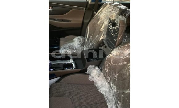Nunua Imported Hyundai Santa Fe Nyeupe Gari ndani ya Import - Dubai nchini Somalia Nunua Imported Hyundai Santa Fe Nyeupe Gari ndani ya Import - Dubai nchini Somalia