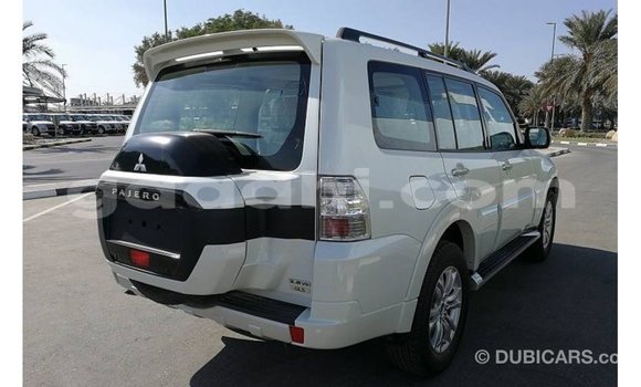 ይግዙ Imported Mitsubishi Pajero ነጭ መኪና በ Import - Dubai በ ሶማሊያ ይግዙ Imported Mitsubishi Pajero ነጭ መኪና በ Import - Dubai በ ሶማሊያ