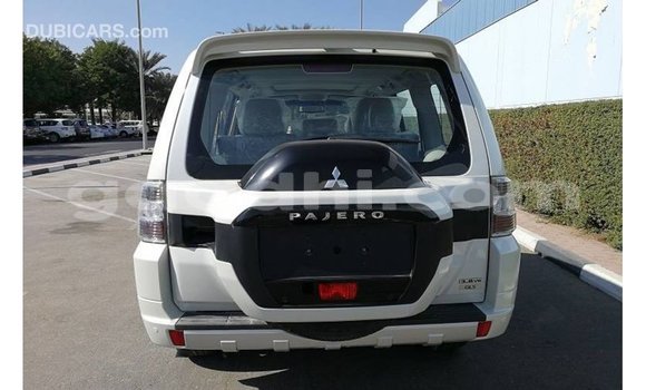 ይግዙ Imported Mitsubishi Pajero ነጭ መኪና በ Import - Dubai በ ሶማሊያ ይግዙ Imported Mitsubishi Pajero ነጭ መኪና በ Import - Dubai በ ሶማሊያ