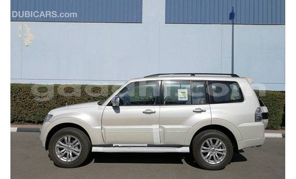 ይግዙ Imported Mitsubishi Pajero ነጭ መኪና በ Import - Dubai በ ሶማሊያ ይግዙ Imported Mitsubishi Pajero ነጭ መኪና በ Import - Dubai በ ሶማሊያ