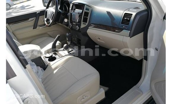 ይግዙ Imported Mitsubishi Pajero ነጭ መኪና በ Import - Dubai በ ሶማሊያ ይግዙ Imported Mitsubishi Pajero ነጭ መኪና በ Import - Dubai በ ሶማሊያ