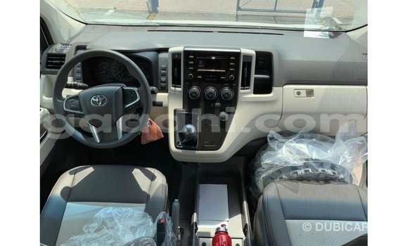 Nunua Imported Toyota Hiace Nyeupe Gari ndani ya Import - Dubai nchini Somalia Nunua Imported Toyota Hiace Nyeupe Gari ndani ya Import - Dubai nchini Somalia