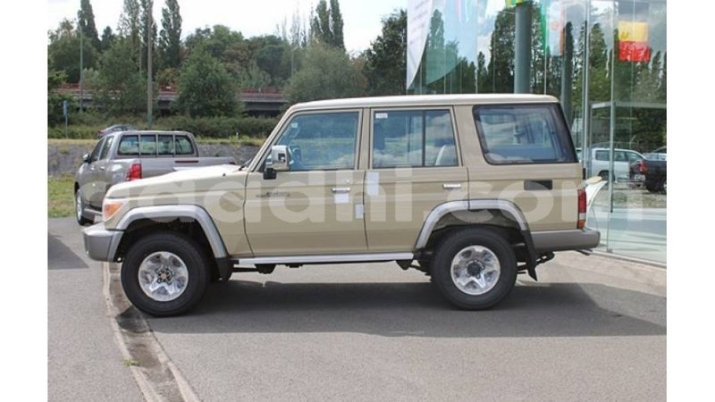 Big with watermark toyota land cruiser somalia import dubai 3318