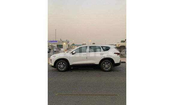 ይግዙ Imported Hyundai Santa Fe ነጭ መኪና በ Import - Dubai በ ሶማሊያ ይግዙ Imported Hyundai Santa Fe ነጭ መኪና በ Import - Dubai በ ሶማሊያ