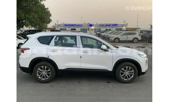 ይግዙ Imported Hyundai Santa Fe ነጭ መኪና በ Import - Dubai በ ሶማሊያ ይግዙ Imported Hyundai Santa Fe ነጭ መኪና በ Import - Dubai በ ሶማሊያ