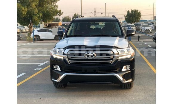 Nunua Imported Toyota Land Cruiser Nyeusi Gari ndani ya Import - Dubai nchini Somalia Nunua Imported Toyota Land Cruiser Nyeusi Gari ndani ya Import - Dubai nchini Somalia
