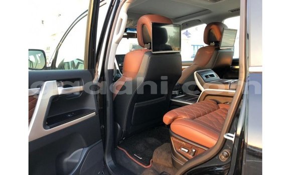 Nunua Imported Toyota Land Cruiser Nyeusi Gari ndani ya Import - Dubai nchini Somalia Nunua Imported Toyota Land Cruiser Nyeusi Gari ndani ya Import - Dubai nchini Somalia