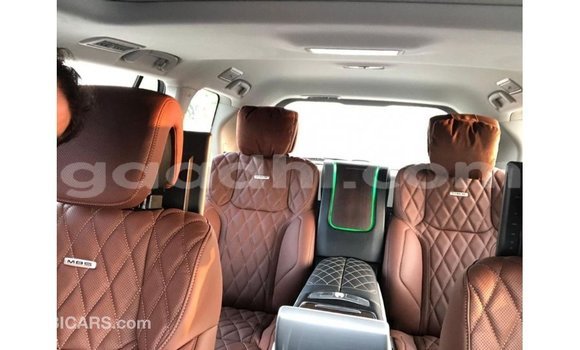 Nunua Imported Toyota Land Cruiser Nyeusi Gari ndani ya Import - Dubai nchini Somalia Nunua Imported Toyota Land Cruiser Nyeusi Gari ndani ya Import - Dubai nchini Somalia