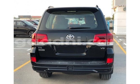 Nunua Imported Toyota Land Cruiser Nyeusi Gari ndani ya Import - Dubai nchini Somalia Nunua Imported Toyota Land Cruiser Nyeusi Gari ndani ya Import - Dubai nchini Somalia