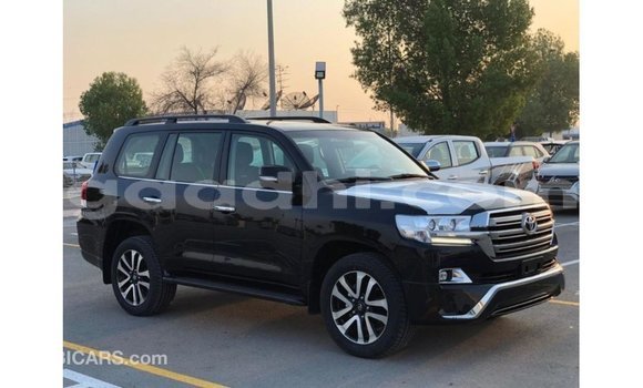 Nunua Imported Toyota Land Cruiser Nyeusi Gari ndani ya Import - Dubai nchini Somalia Nunua Imported Toyota Land Cruiser Nyeusi Gari ndani ya Import - Dubai nchini Somalia