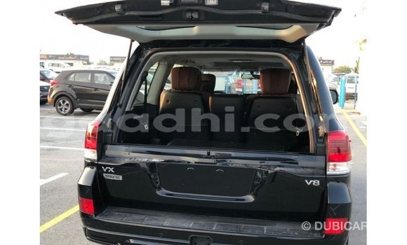 Nunua Imported Toyota Land Cruiser Nyeusi Gari ndani ya Import - Dubai nchini Somalia Nunua Imported Toyota Land Cruiser Nyeusi Gari ndani ya Import - Dubai nchini Somalia