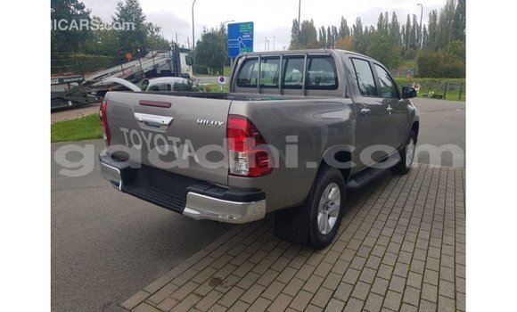 Nunua Imported Toyota Hilux Brown Gari ndani ya Import - Dubai nchini Somalia Nunua Imported Toyota Hilux Brown Gari ndani ya Import - Dubai nchini Somalia