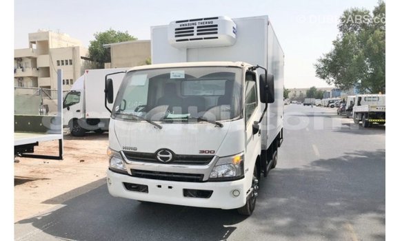 Buy Import Hino 300 Series White Truck in Import - Dubai in Somalia Buy Import Hino 300 Series White Truck in Import - Dubai in Somalia