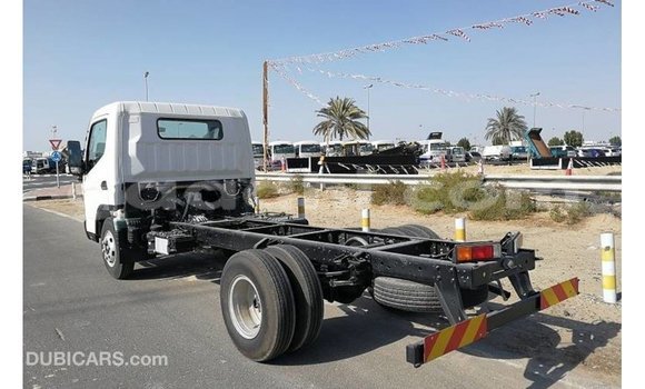 ይግዙ Imported Mitsubishi L400 ነጭ የጭነት መኪና በ Import - Dubai በ ሶማሊያ ይግዙ Imported Mitsubishi L400 ነጭ የጭነት መኪና በ Import - Dubai በ ሶማሊያ