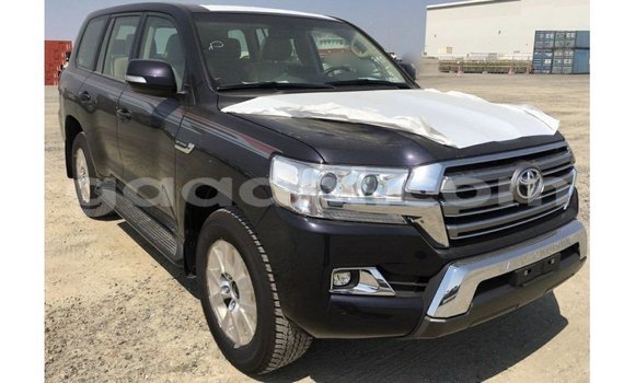 Imported Toyota Land Cruiser Black Makiinaa iti Import - Dubai keessatti Somalia keessatti Imported Toyota Land Cruiser Black Makiinaa iti Import - Dubai keessatti Somalia keessatti