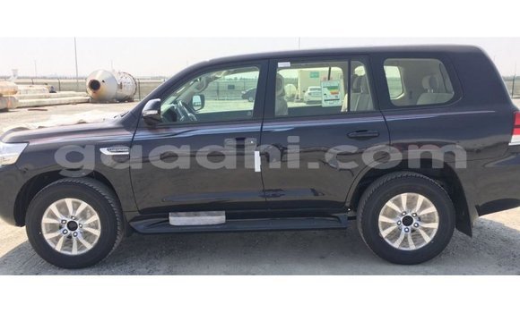 Imported Toyota Land Cruiser Black Makiinaa iti Import - Dubai keessatti Somalia keessatti Imported Toyota Land Cruiser Black Makiinaa iti Import - Dubai keessatti Somalia keessatti