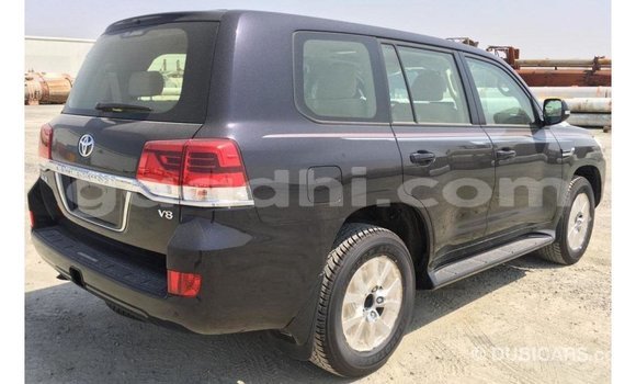 Imported Toyota Land Cruiser Black Makiinaa iti Import - Dubai keessatti Somalia keessatti Imported Toyota Land Cruiser Black Makiinaa iti Import - Dubai keessatti Somalia keessatti