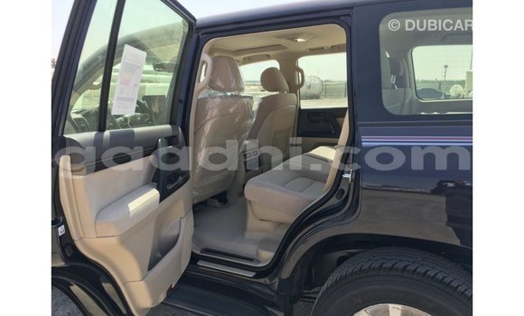 Imported Toyota Land Cruiser Black Makiinaa iti Import - Dubai keessatti Somalia keessatti Imported Toyota Land Cruiser Black Makiinaa iti Import - Dubai keessatti Somalia keessatti