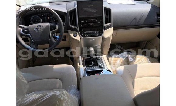 Imported Toyota Land Cruiser Black Makiinaa iti Import - Dubai keessatti Somalia keessatti Imported Toyota Land Cruiser Black Makiinaa iti Import - Dubai keessatti Somalia keessatti