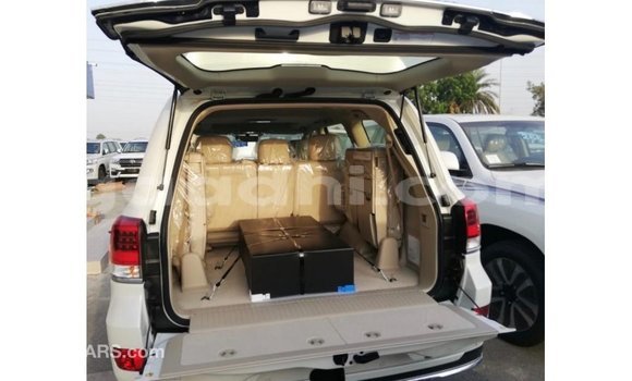 Buy Import Toyota Land Cruiser White Car in Import - Dubai in Somalia Buy Import Toyota Land Cruiser White Car in Import - Dubai in Somalia