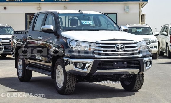 Nunua Imported Toyota Hilux Nyeusi Gari ndani ya Import - Dubai nchini Somalia Nunua Imported Toyota Hilux Nyeusi Gari ndani ya Import - Dubai nchini Somalia