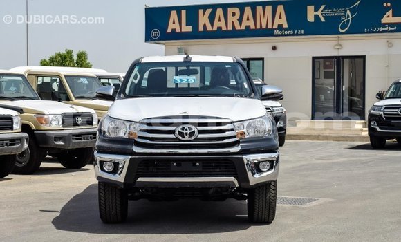 Nunua Imported Toyota Hilux Nyeusi Gari ndani ya Import - Dubai nchini Somalia Nunua Imported Toyota Hilux Nyeusi Gari ndani ya Import - Dubai nchini Somalia