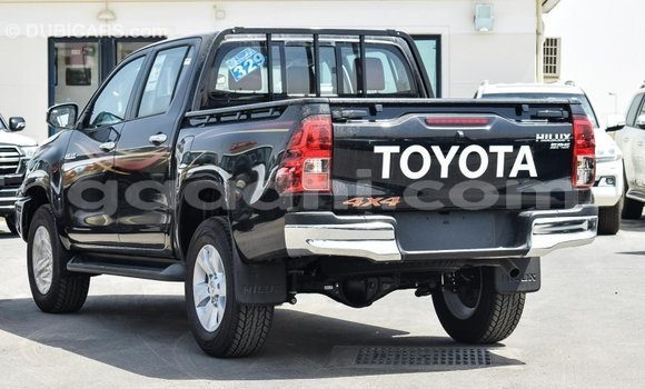 Nunua Imported Toyota Hilux Nyeusi Gari ndani ya Import - Dubai nchini Somalia Nunua Imported Toyota Hilux Nyeusi Gari ndani ya Import - Dubai nchini Somalia
