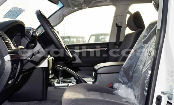 ይግዙ Imported Toyota Land Cruiser ነጭ መኪና በ Import - Dubai በ ሶማሊያ ይግዙ Imported Toyota Land Cruiser ነጭ መኪና በ Import - Dubai በ ሶማሊያ