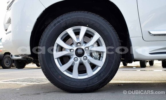 ይግዙ Imported Toyota Land Cruiser ነጭ መኪና በ Import - Dubai በ ሶማሊያ ይግዙ Imported Toyota Land Cruiser ነጭ መኪና በ Import - Dubai በ ሶማሊያ