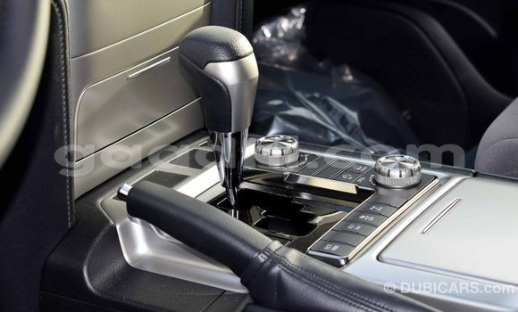 Nunua Imported Toyota Land Cruiser Nyeusi Gari ndani ya Import - Dubai nchini Somalia Nunua Imported Toyota Land Cruiser Nyeusi Gari ndani ya Import - Dubai nchini Somalia