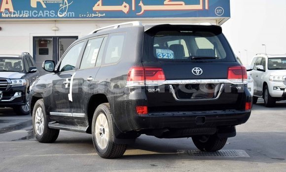 Nunua Imported Toyota Land Cruiser Nyeusi Gari ndani ya Import - Dubai nchini Somalia Nunua Imported Toyota Land Cruiser Nyeusi Gari ndani ya Import - Dubai nchini Somalia
