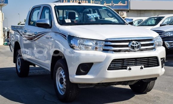 ይግዙ Imported Toyota Hilux ነጭ መኪና በ Import - Dubai በ ሶማሊያ ይግዙ Imported Toyota Hilux ነጭ መኪና በ Import - Dubai በ ሶማሊያ