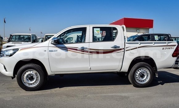 ይግዙ Imported Toyota Hilux ነጭ መኪና በ Import - Dubai በ ሶማሊያ ይግዙ Imported Toyota Hilux ነጭ መኪና በ Import - Dubai በ ሶማሊያ