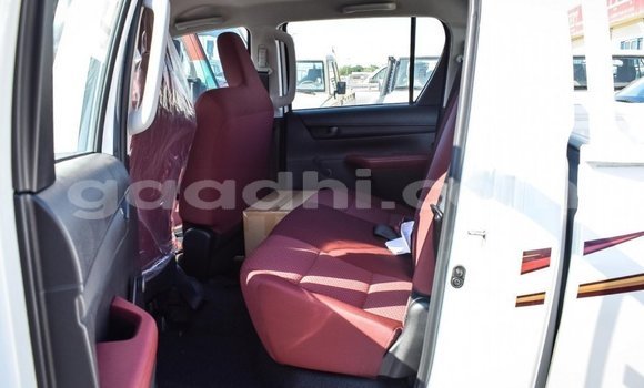 ይግዙ Imported Toyota Hilux ነጭ መኪና በ Import - Dubai በ ሶማሊያ ይግዙ Imported Toyota Hilux ነጭ መኪና በ Import - Dubai በ ሶማሊያ