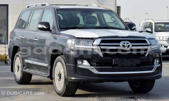 ይግዙ Imported Toyota Land Cruiser ጥቁር መኪና በ Import - Dubai በ ሶማሊያ ይግዙ Imported Toyota Land Cruiser ጥቁር መኪና በ Import - Dubai በ ሶማሊያ