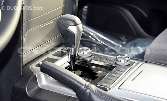 ይግዙ Imported Toyota Land Cruiser ጥቁር መኪና በ Import - Dubai በ ሶማሊያ ይግዙ Imported Toyota Land Cruiser ጥቁር መኪና በ Import - Dubai በ ሶማሊያ