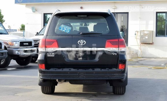 ይግዙ Imported Toyota Land Cruiser ጥቁር መኪና በ Import - Dubai በ ሶማሊያ ይግዙ Imported Toyota Land Cruiser ጥቁር መኪና በ Import - Dubai በ ሶማሊያ