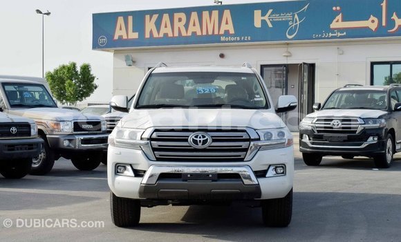 ይግዙ Imported Toyota Land Cruiser ነጭ መኪና በ Import - Dubai በ ሶማሊያ ይግዙ Imported Toyota Land Cruiser ነጭ መኪና በ Import - Dubai በ ሶማሊያ