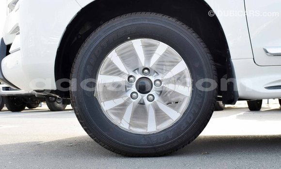 ይግዙ Imported Toyota Land Cruiser ነጭ መኪና በ Import - Dubai በ ሶማሊያ ይግዙ Imported Toyota Land Cruiser ነጭ መኪና በ Import - Dubai በ ሶማሊያ
