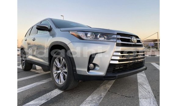 اشتري Imported Toyota Highlander آخر سيارة في Import - Dubai في الصومال اشتري Imported Toyota Highlander آخر سيارة في Import - Dubai في الصومال