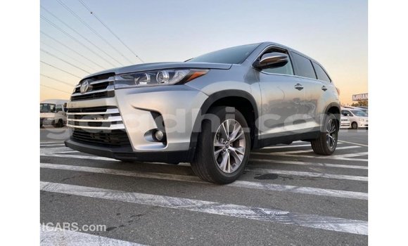 اشتري Imported Toyota Highlander آخر سيارة في Import - Dubai في الصومال اشتري Imported Toyota Highlander آخر سيارة في Import - Dubai في الصومال